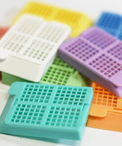 Kazeta histopatologická PREMIUM, štvorcové otvory 2x2 mm, rôzne farby, 1000 ks